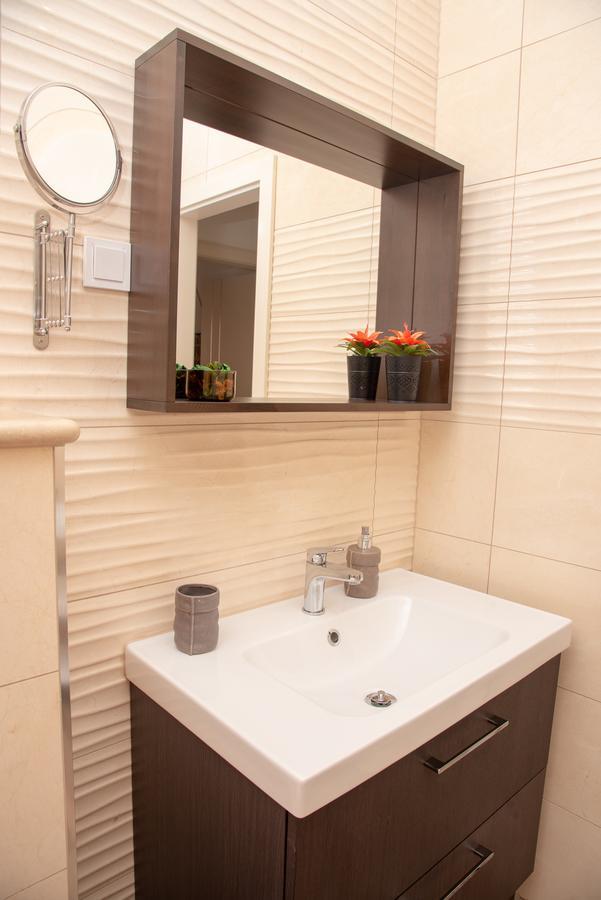 Apartment Ariana โบล ภายนอก รูปภาพ